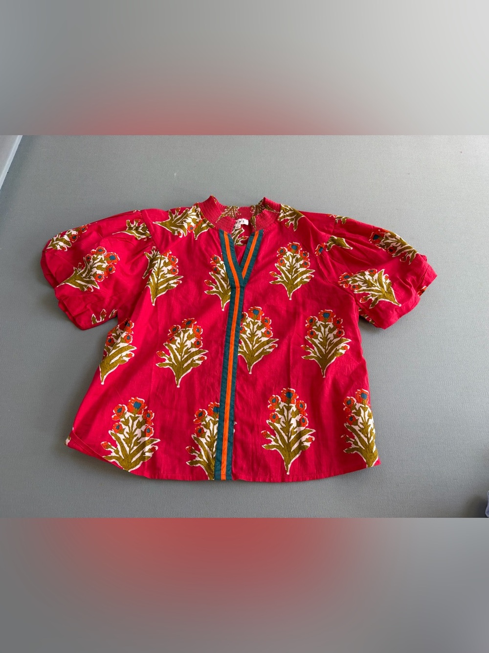 THML Red Floral Print Short Sleeve Blouse light weight size small